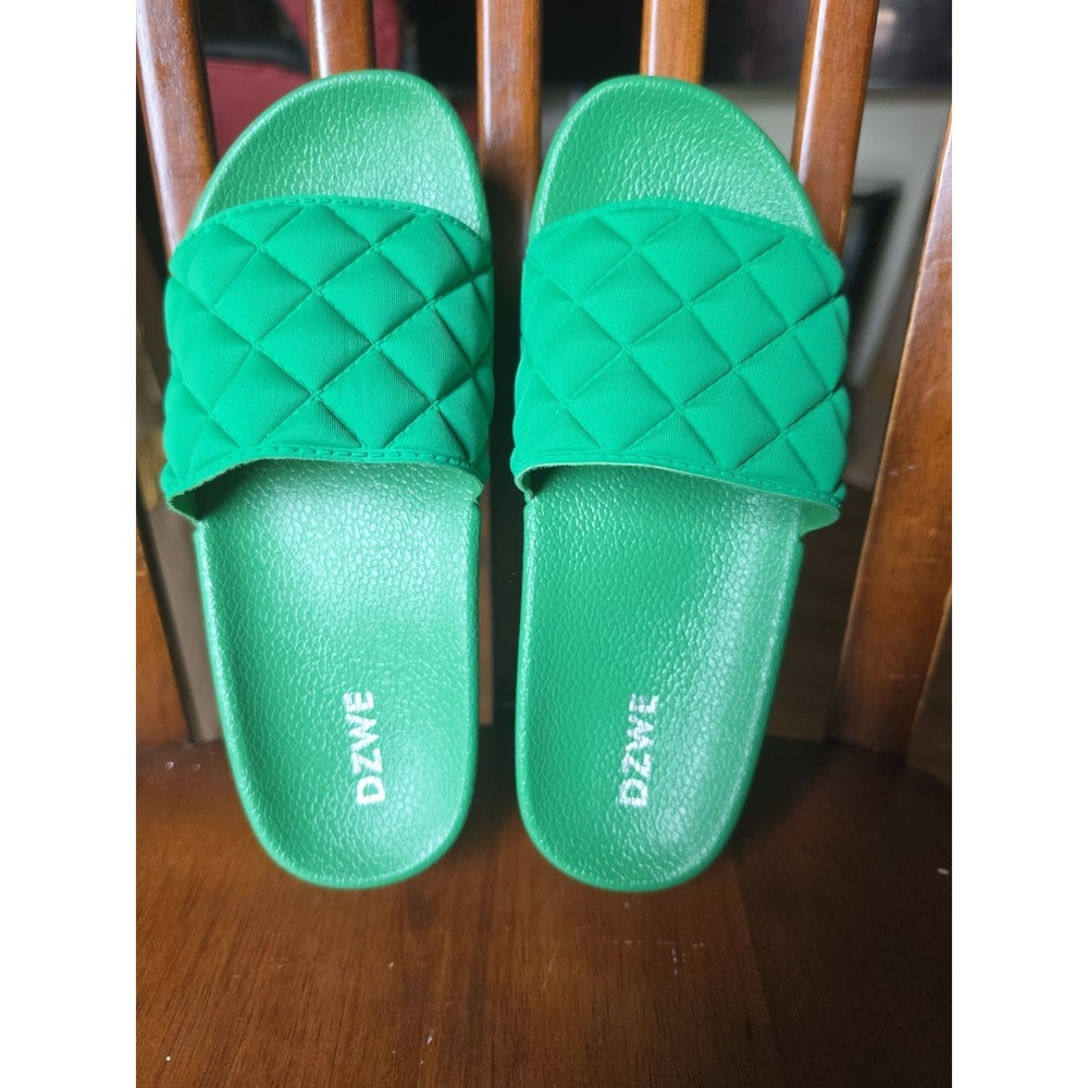 DZWE Green Quilted Slip On Platform Sandal Women's Sz 6 USA